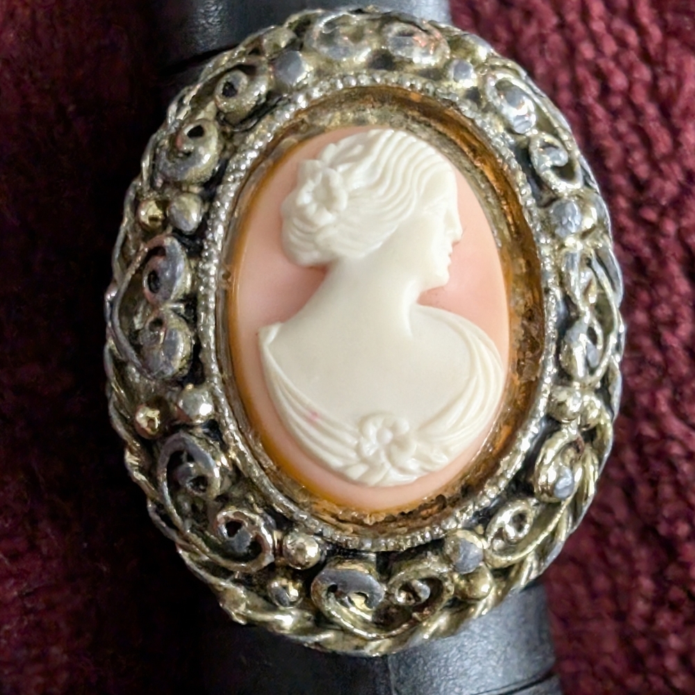 Costume Cameo ring